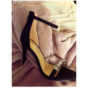 Black Beautiful classy heels